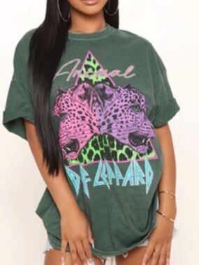 Def leopard tee from fashion nova. Oversized.